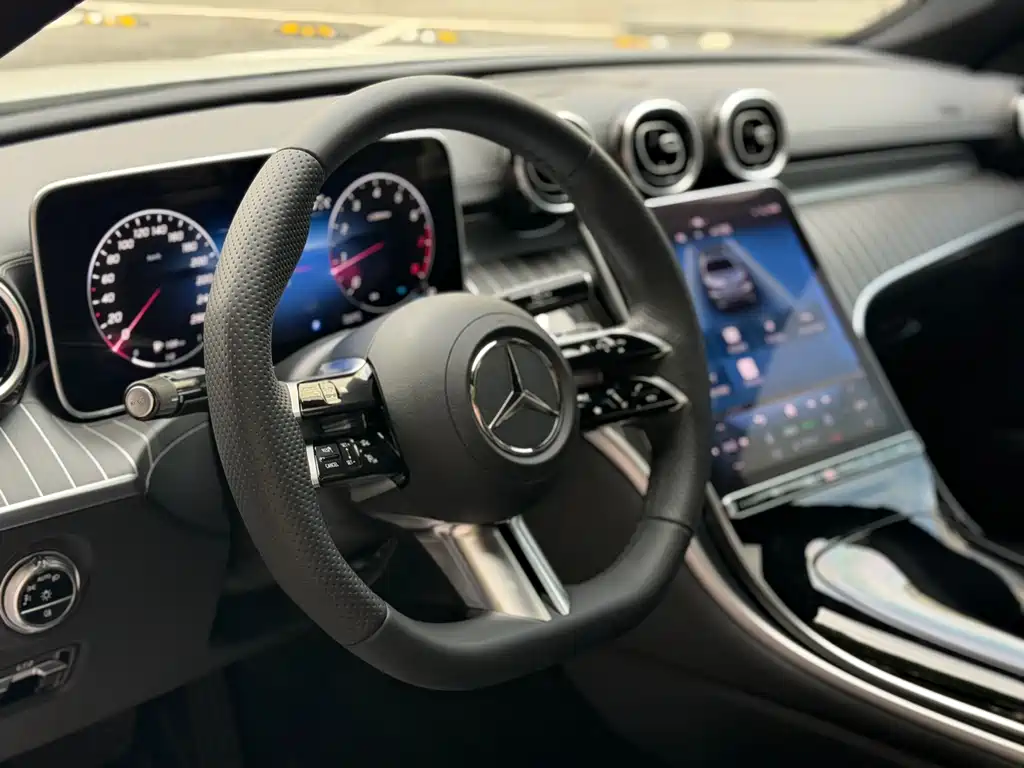 Mercedes-Benz C-Class 2023 — фото 11