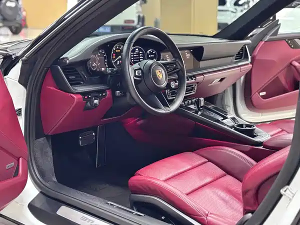 Porsche 911 2021