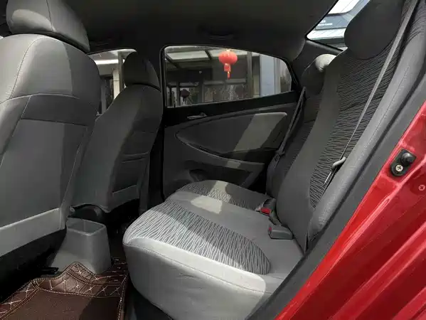 Hyundai Accent 2014