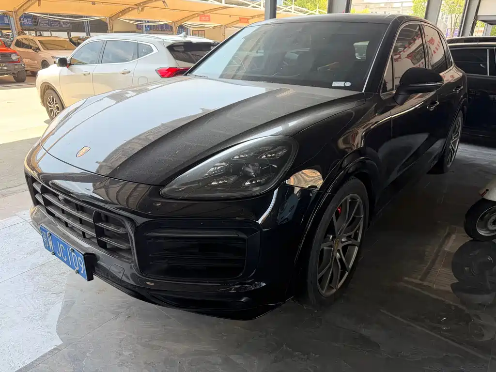 Porsche Cayenne 2019 — фото 1