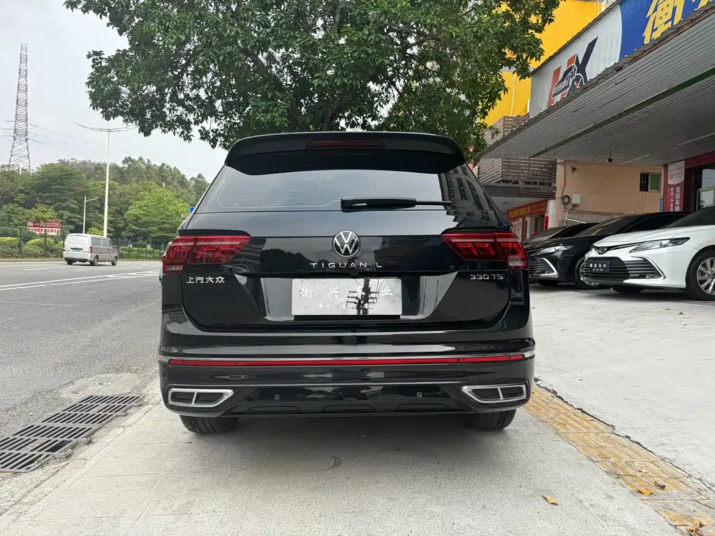 Volkswagen Tiguan L 2023 — фото 12