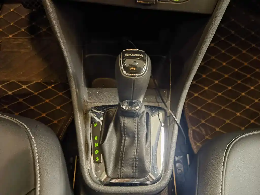 Skoda Rapid Spaceback 2018 — фото 12