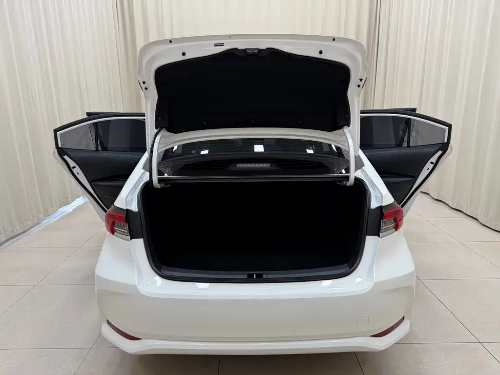 Toyota Corolla 2022 — фото 18