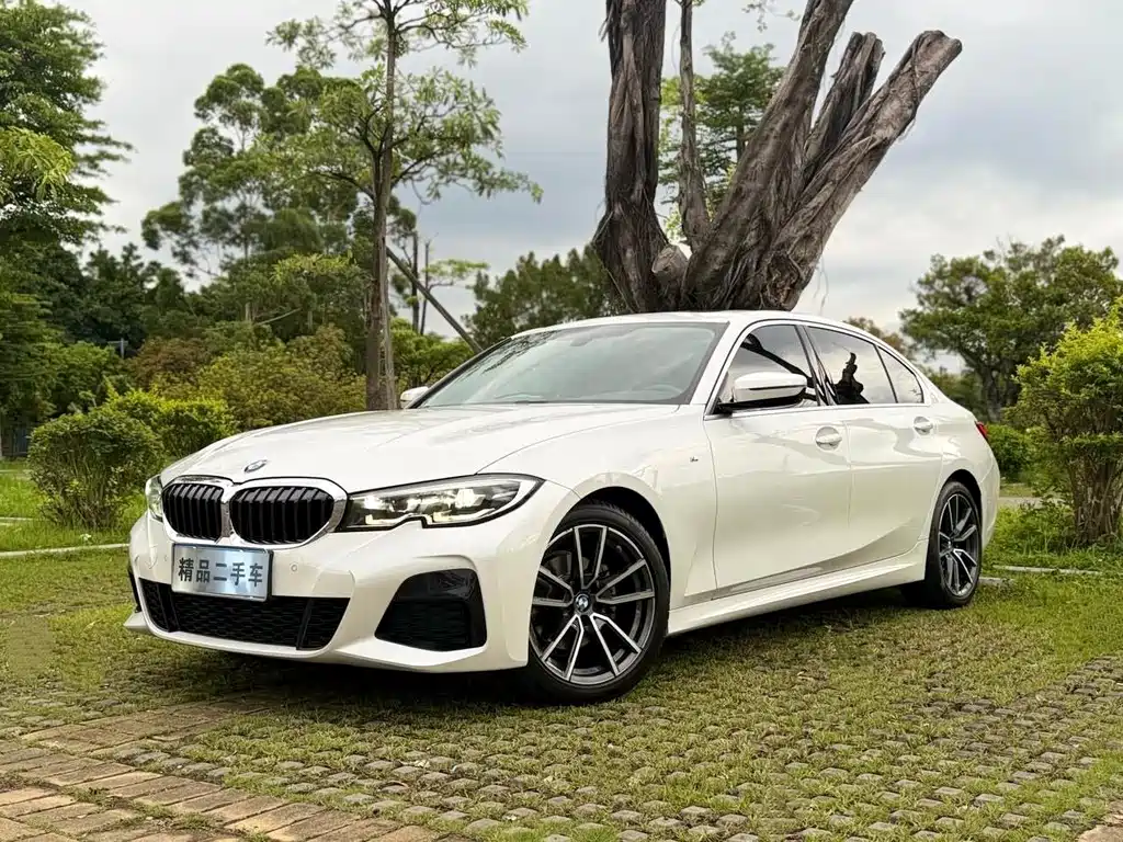 BMW 3 Series 2021 — фото 1