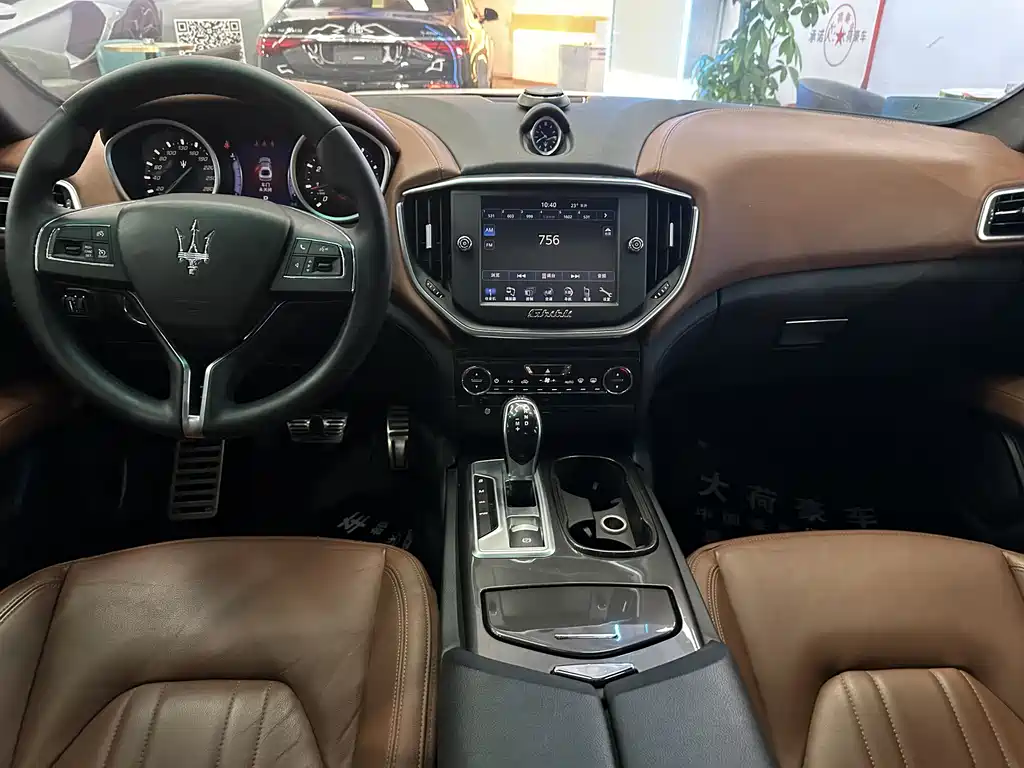Maserati Ghibli 2014 — фото 26