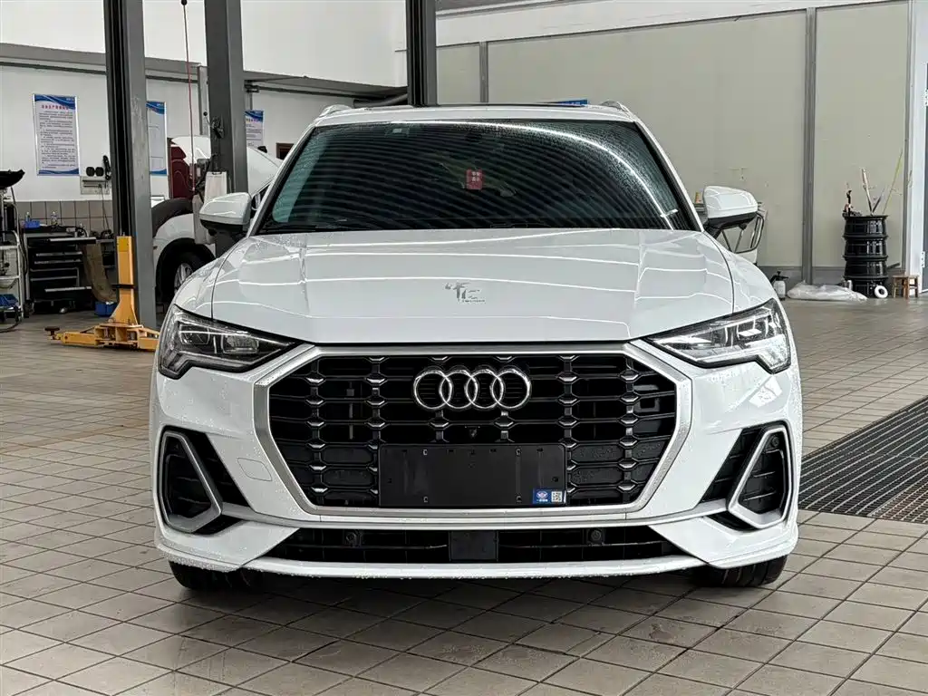 Audi Q3 2023 — фото 2