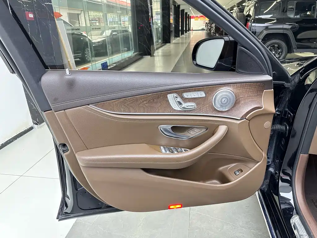 Mercedes-Benz E-Class 2020 — фото 9