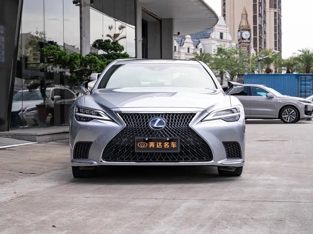 Lexus LS 2021