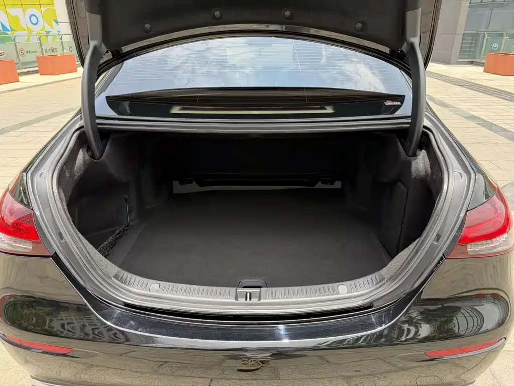 Mercedes-Benz E-Class 2020 — фото 27
