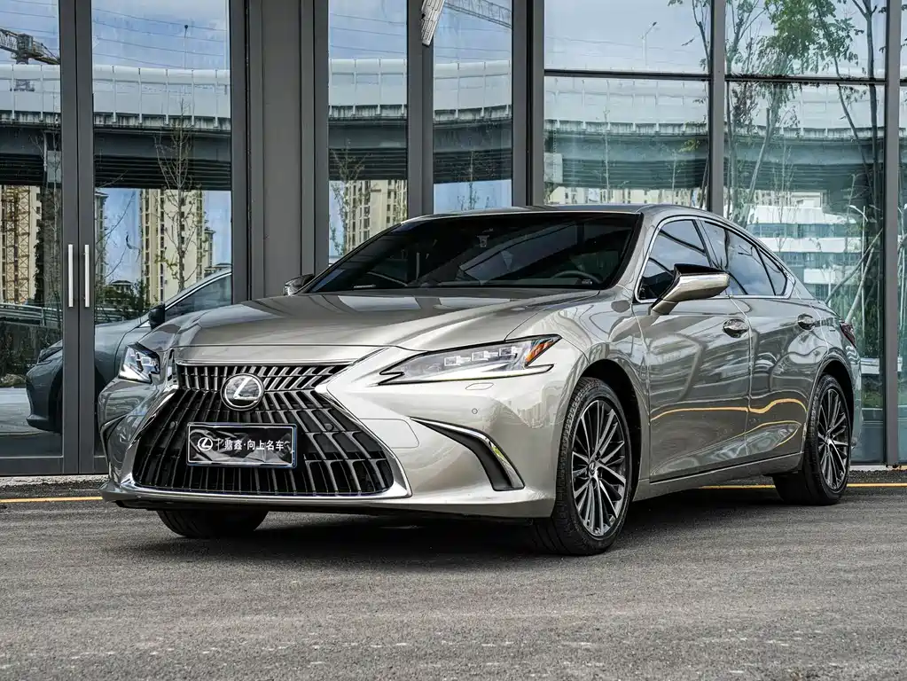 Lexus ES 2024 — фото 1