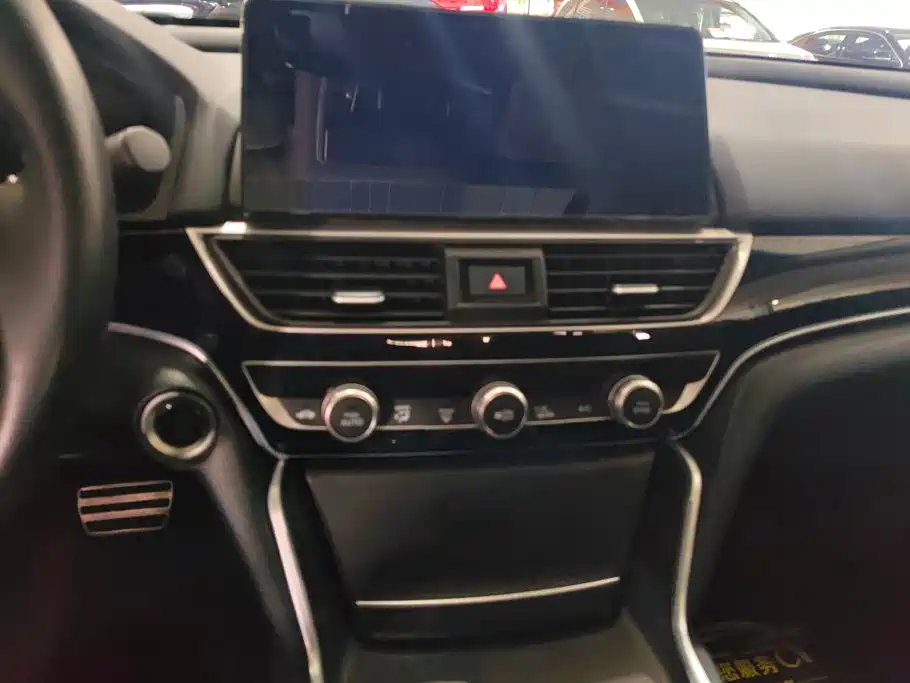 Honda Accord 2022 — фото 13