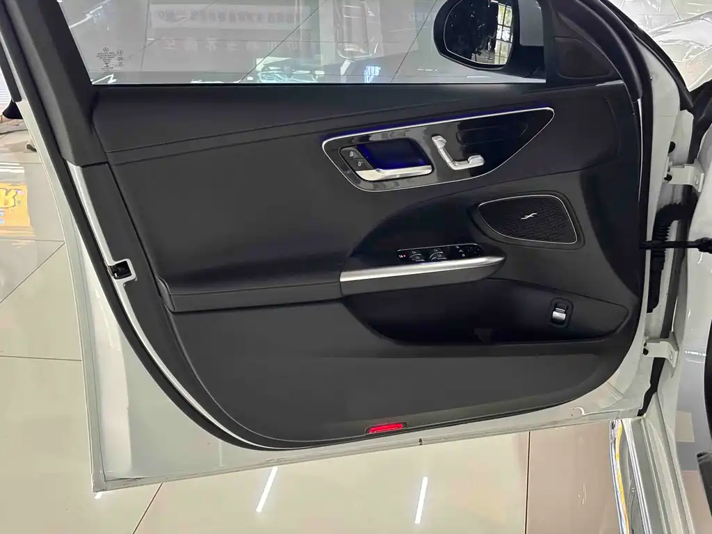 Mercedes-Benz C-Class 2022 — фото 5