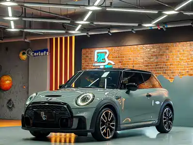 MINI MINI 2022