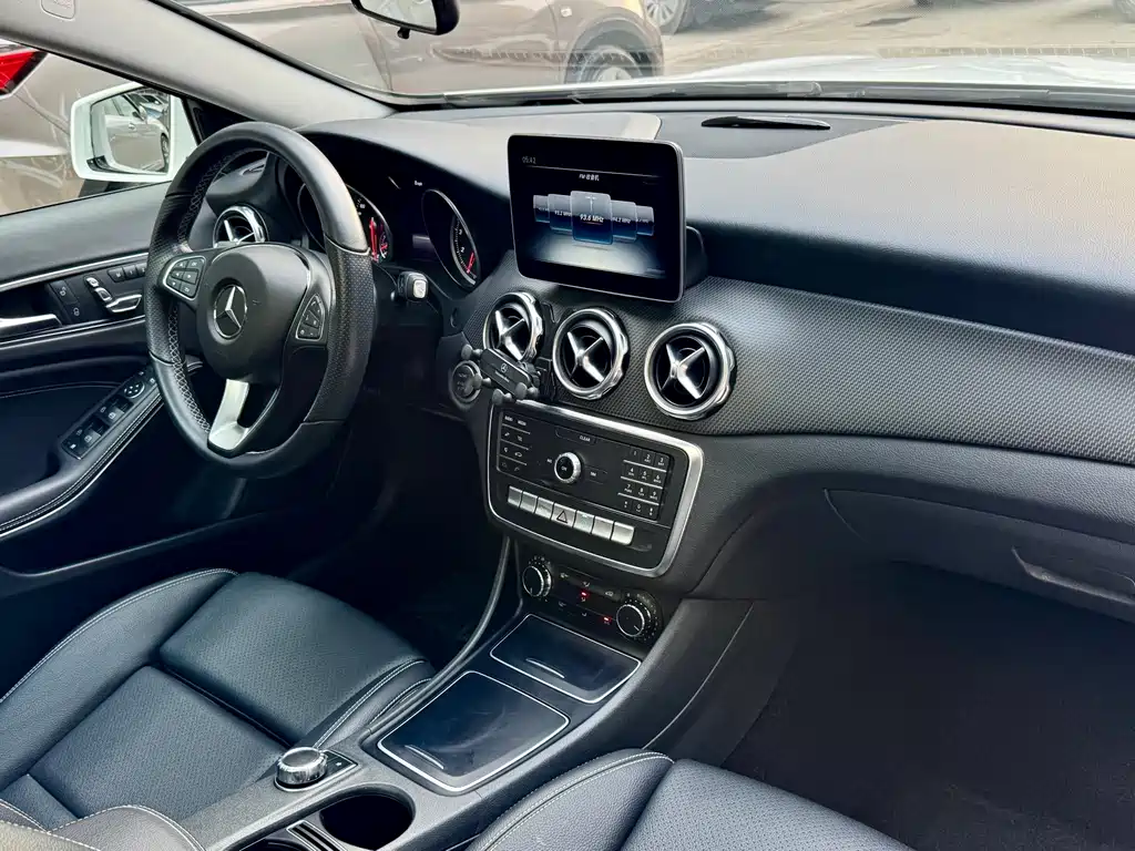 Mercedes-Benz GLA 2019 — фото 12