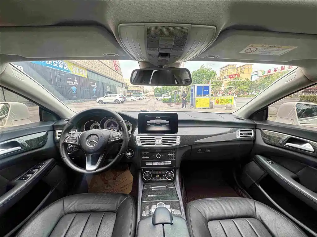 Mercedes-Benz CLS 2016 — фото 11