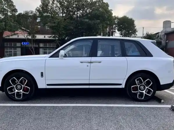 Rolls-Royce Cullinan 2024