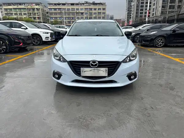 Mazda 3 Axela 2016