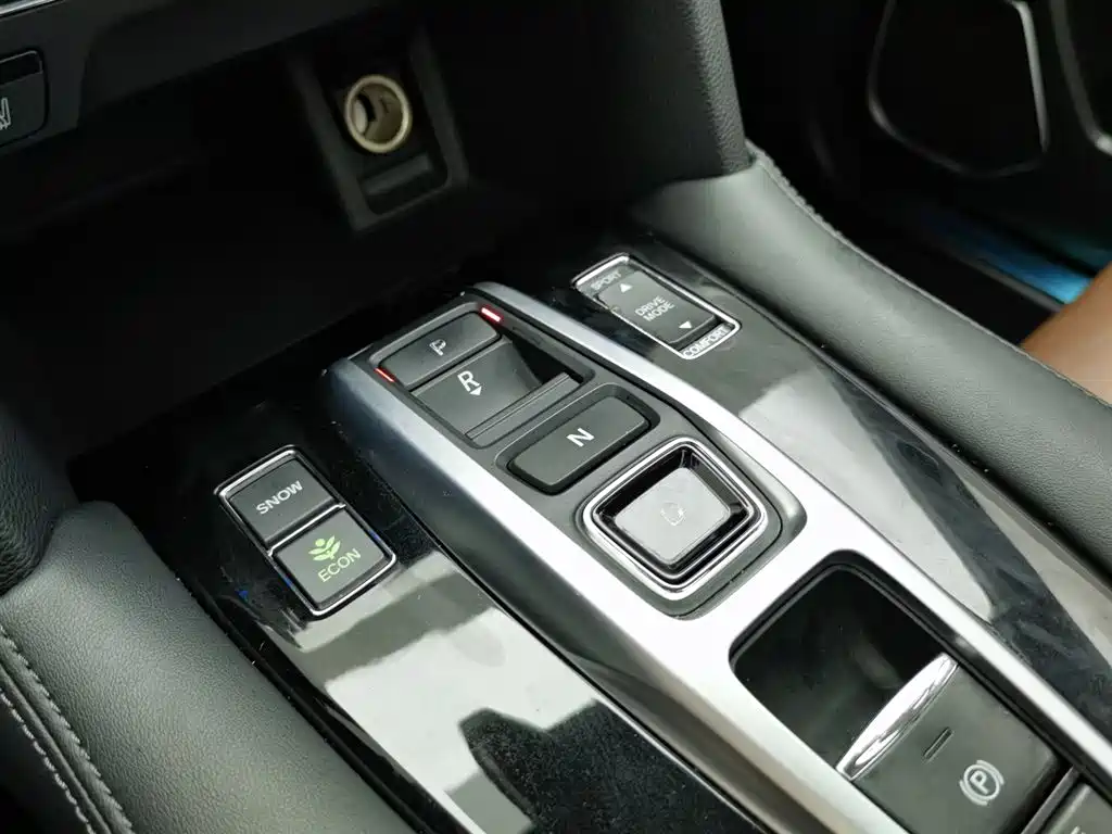 Honda UR-V 2017 — фото 13
