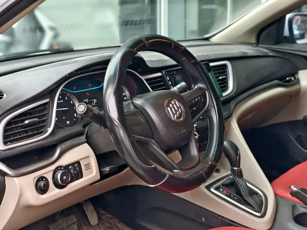 Buick Excelle 2017 — фото 12