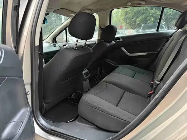 Peugeot 408 2013