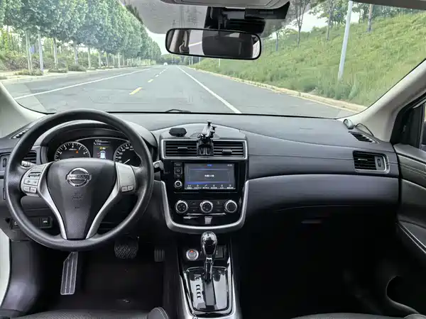 Nissan Tiida 2018