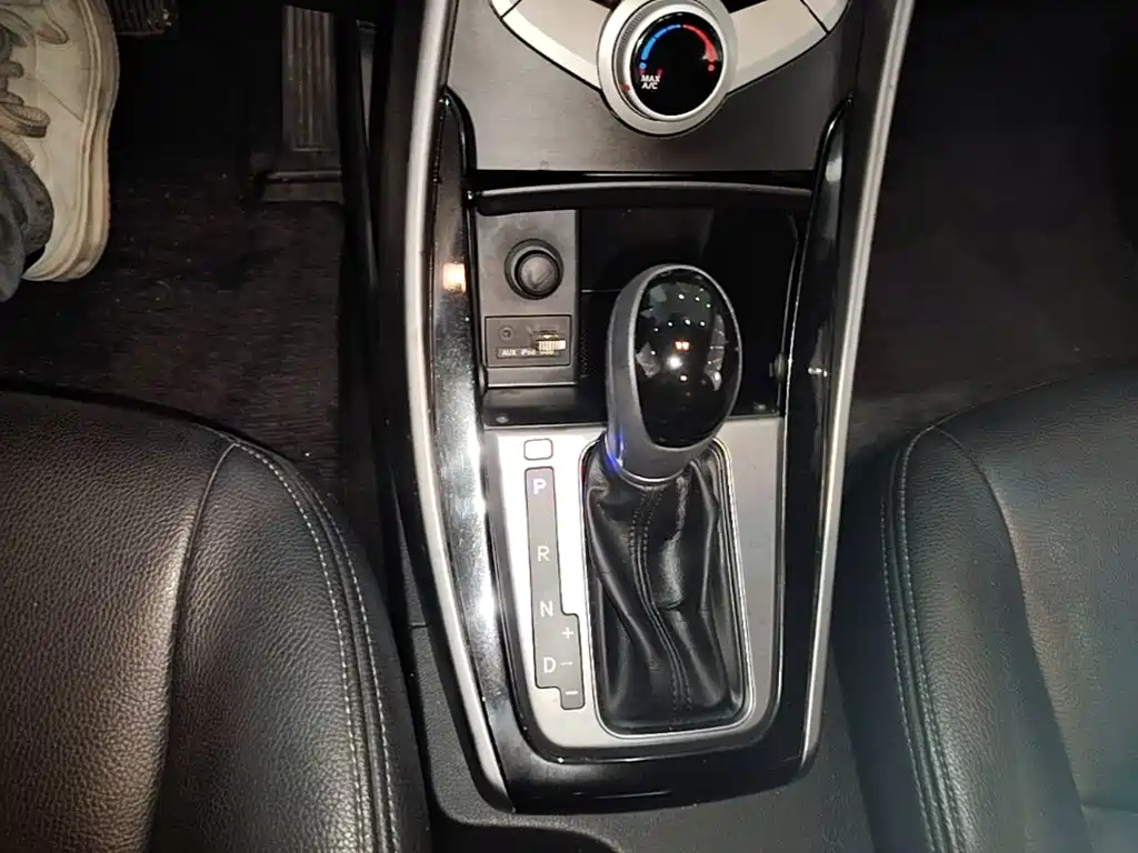 Hyundai Elantra Langdong 2017 — фото 14