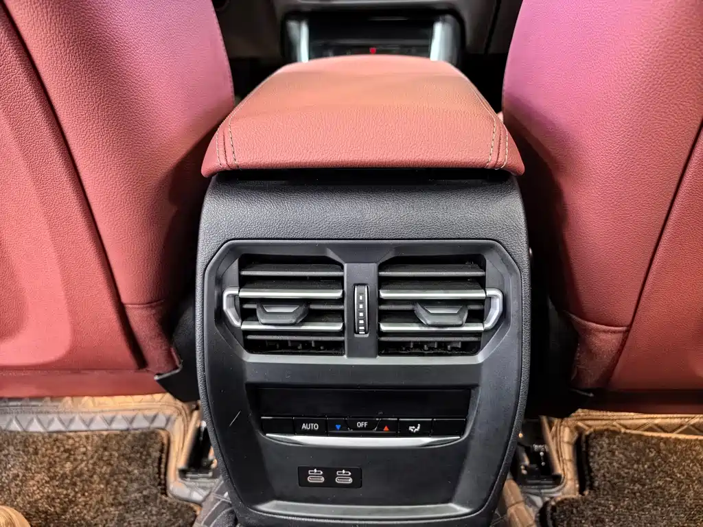 BMW 3 Series 2023 — фото 12