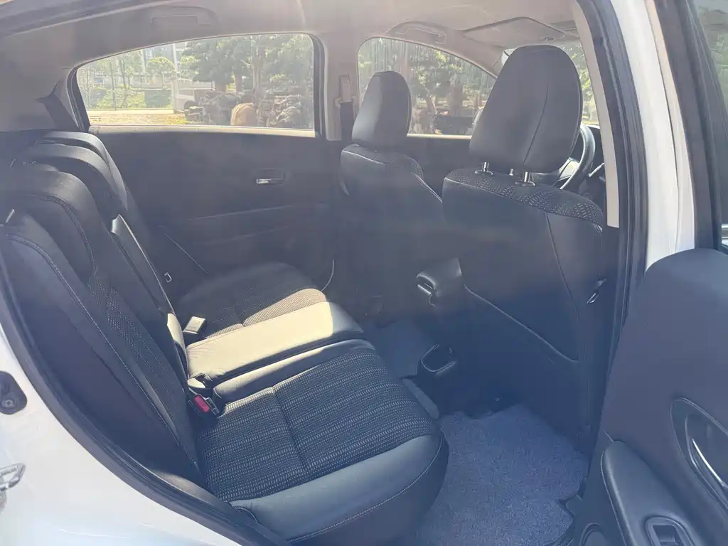 Honda Vezel 2015 — фото 12