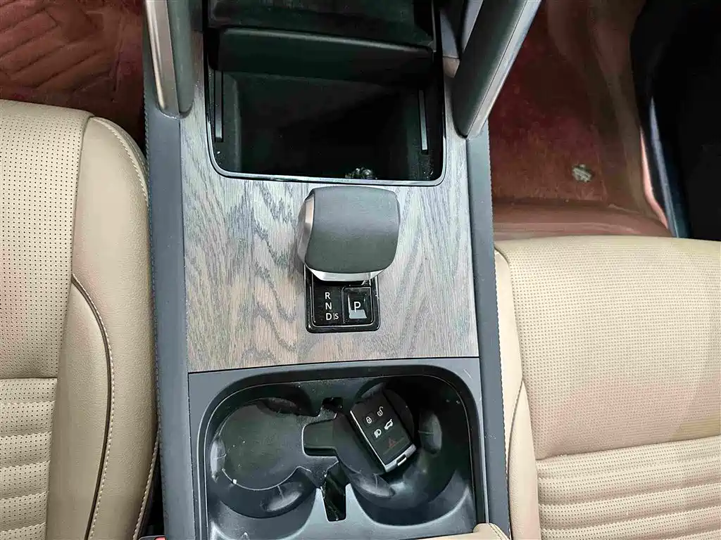 Land Rover Discovery Sport 2025 — фото 10