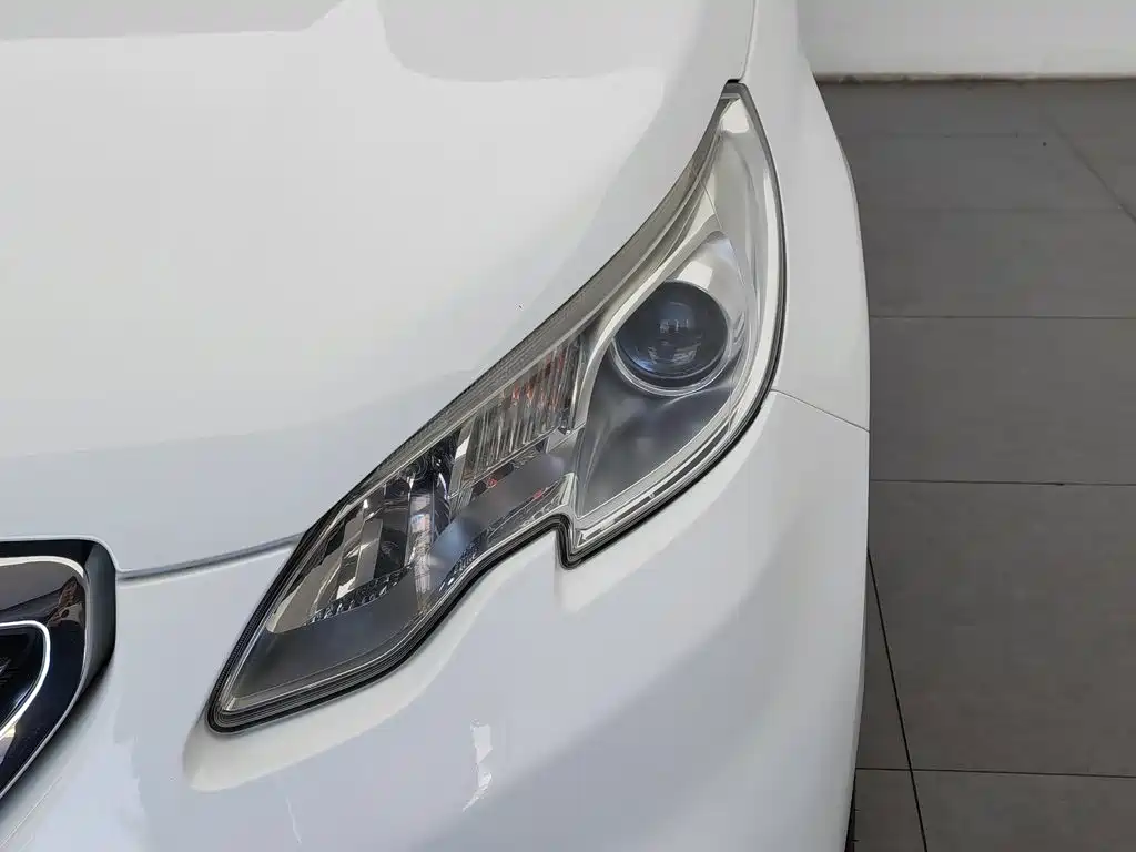 Peugeot 2008 2015