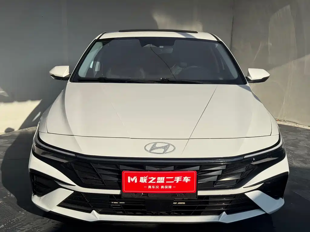 Hyundai Elantra 2023