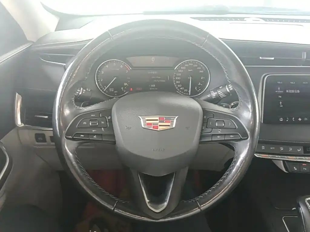 Cadillac XT4 2019 — фото 11