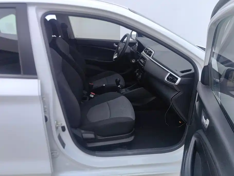 Hyundai Verna 2019 — фото 8