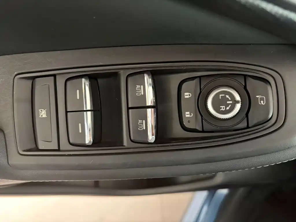 Subaru Forester 2022 — фото 13