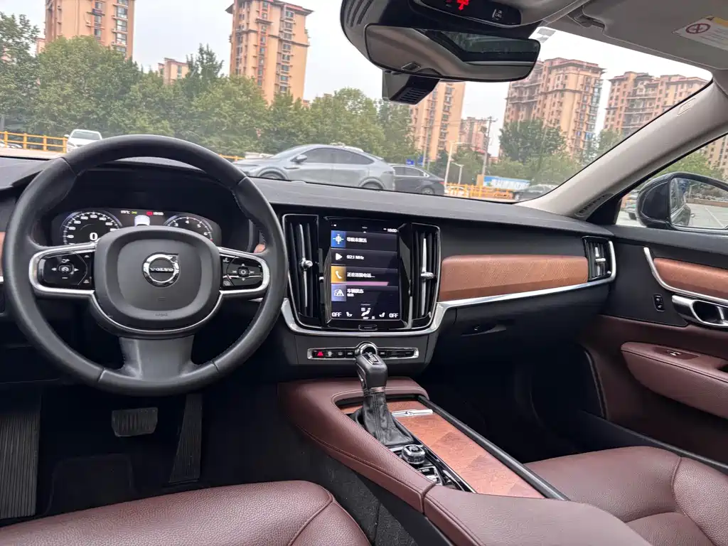 Volvo S90 2019 — фото 17