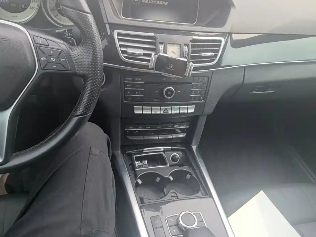 Mercedes-Benz E-Class 2015 — фото 13