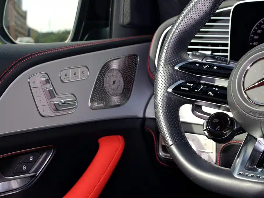 Mercedes-Benz GLE Coupe AMG 2025 — фото 10