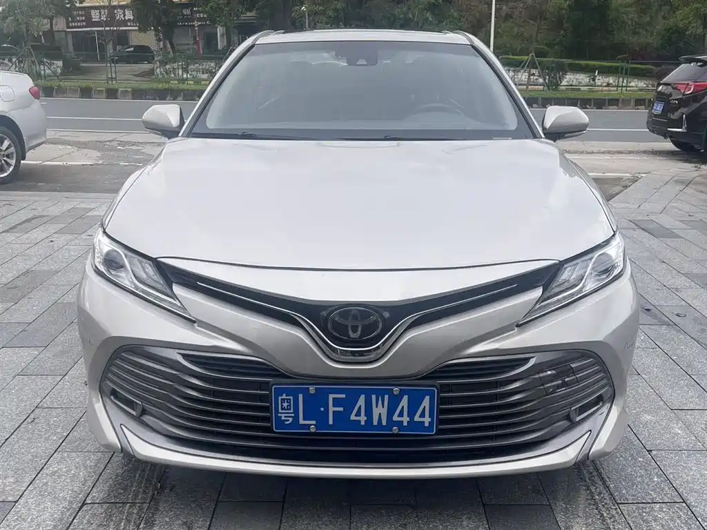 Toyota Camry 2020 — фото 2
