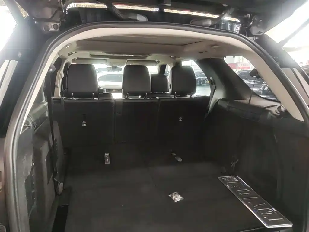 Land Rover Discovery 2020 — фото 19