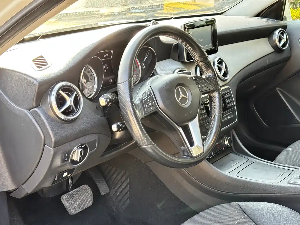 Mercedes-Benz GLA 2015 — фото 11