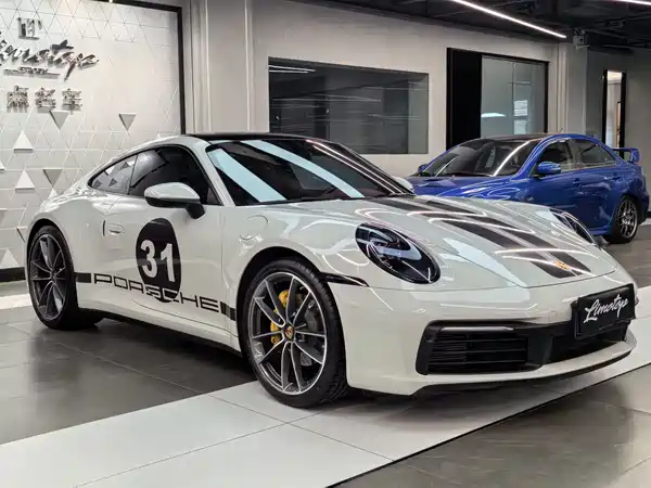Porsche 911 2023