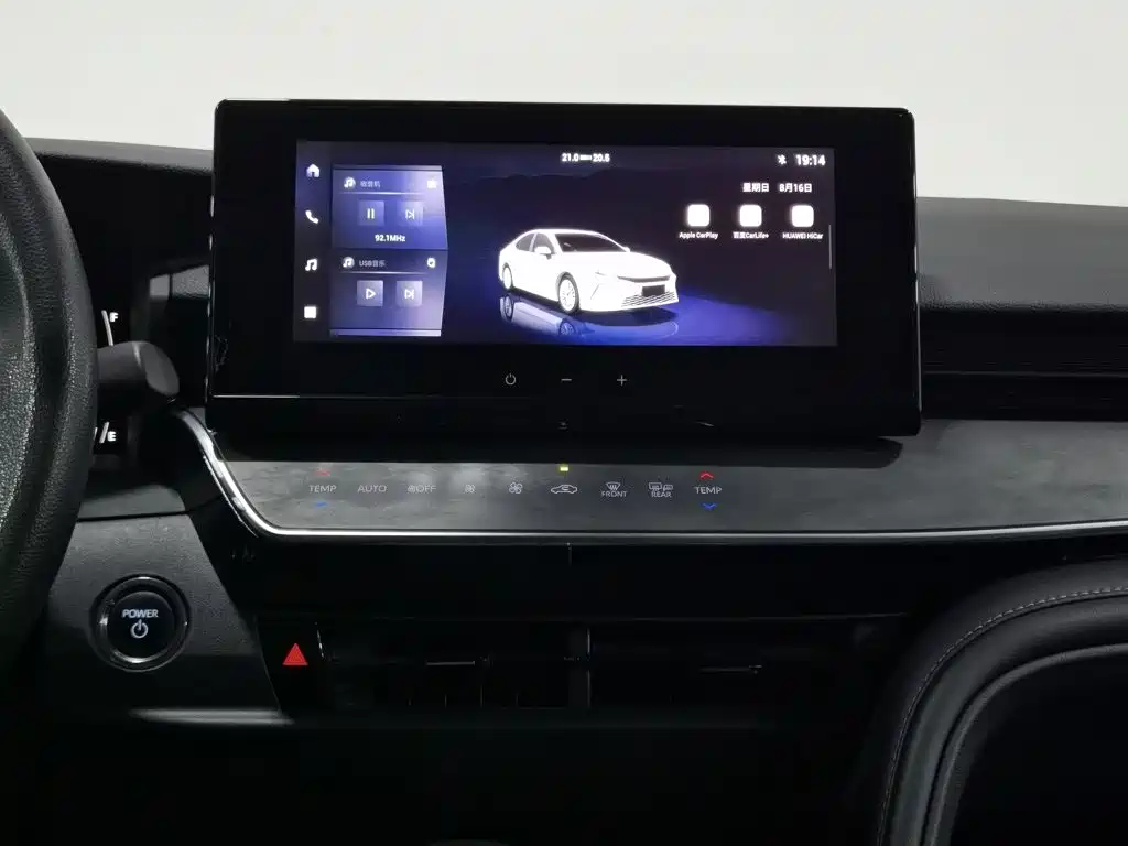 Toyota Camry 2024 — фото 12