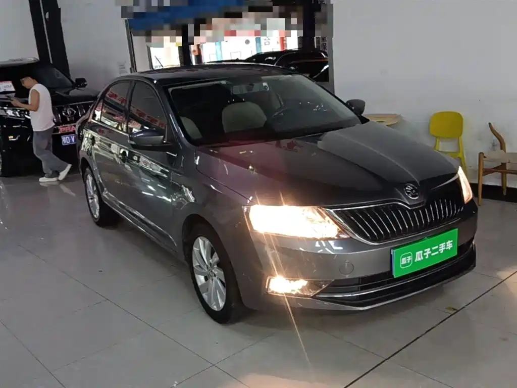 Skoda Rapid 2017 — фото 4