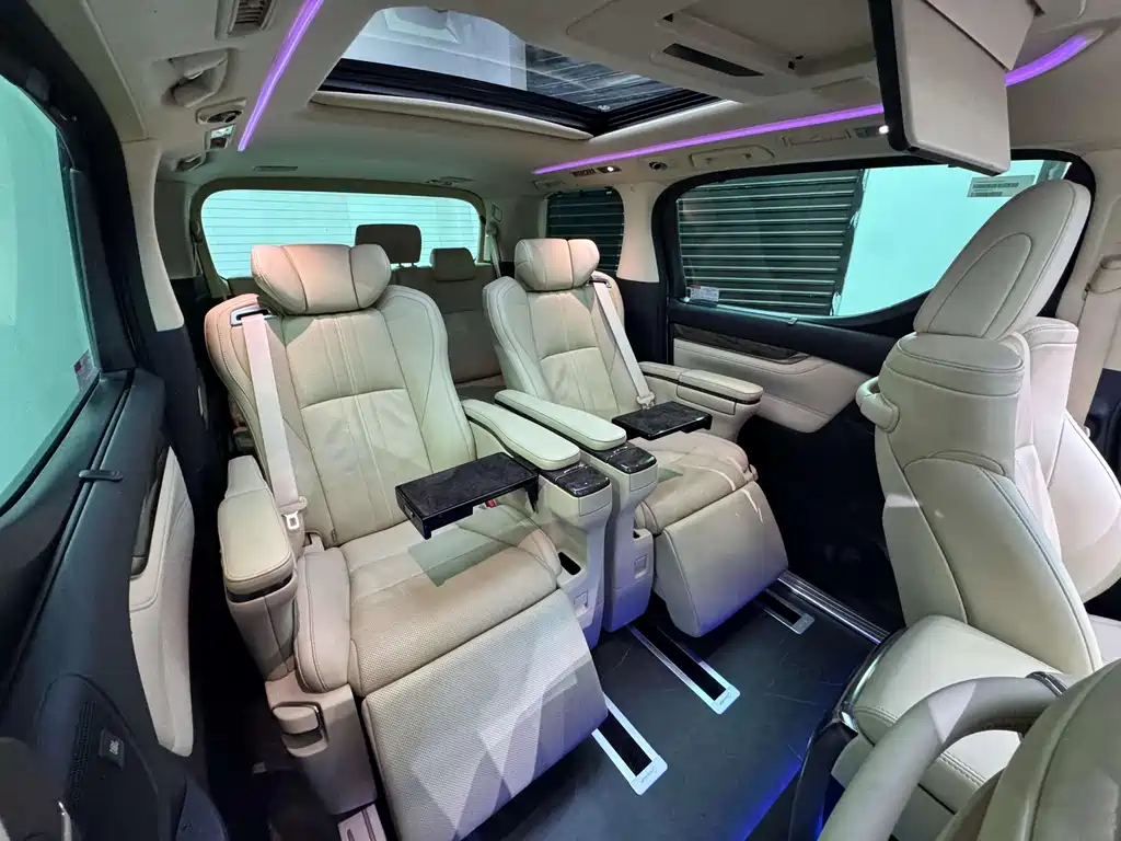 Toyota Alphard 2022 — фото 8