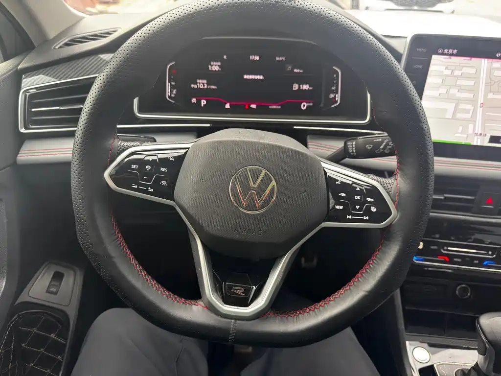 Volkswagen Tiguan L 2023 — фото 13