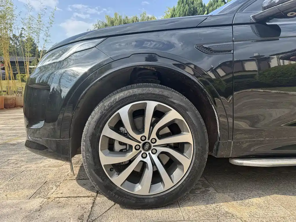 Land Rover Discovery Sport Hybrid 2023