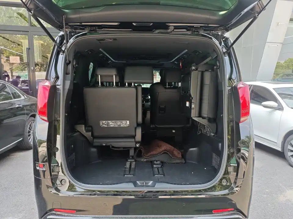 Toyota Alphard 2021 — фото 6
