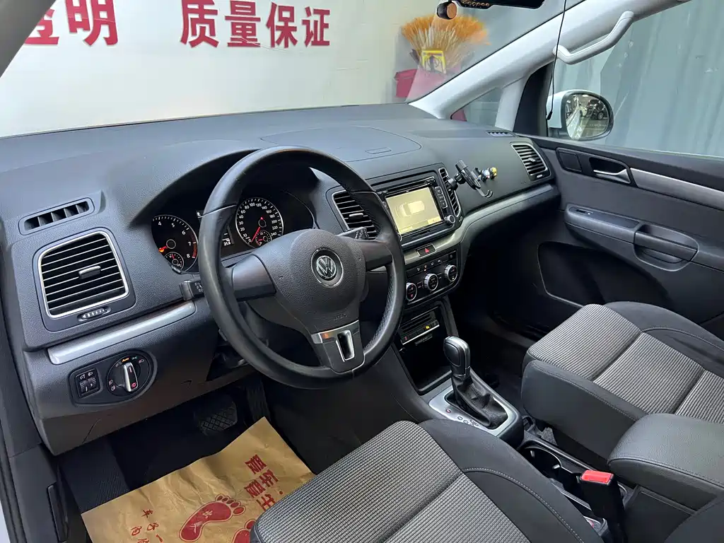 Volkswagen Sharan 2015 — фото 9