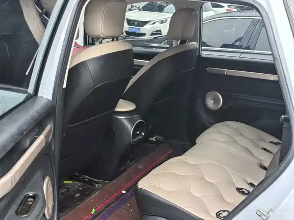 Baojun Yunduo 2024