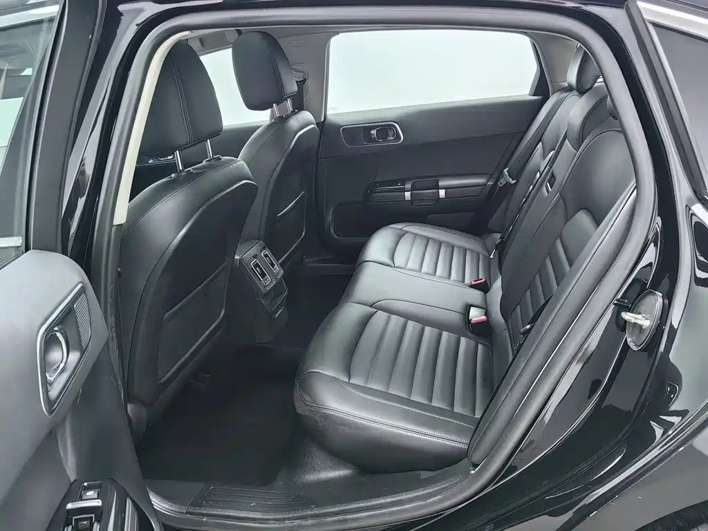 Citroën C6 2021 — фото 15